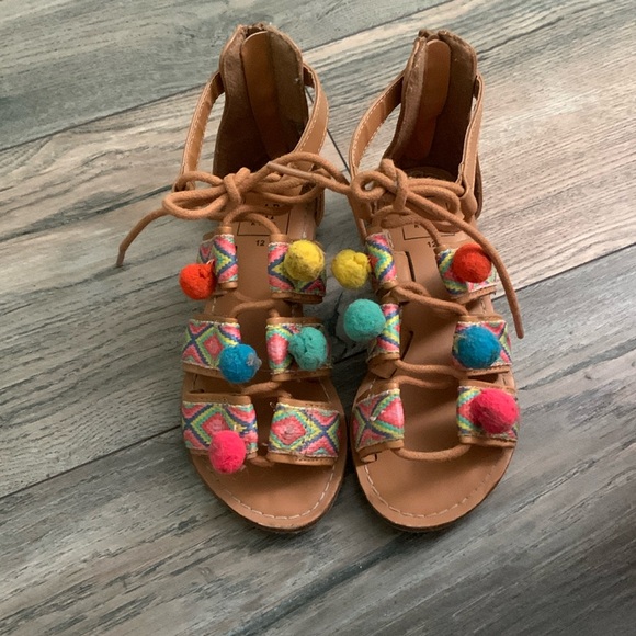 Size 12 gap sandals - Picture 1 of 4